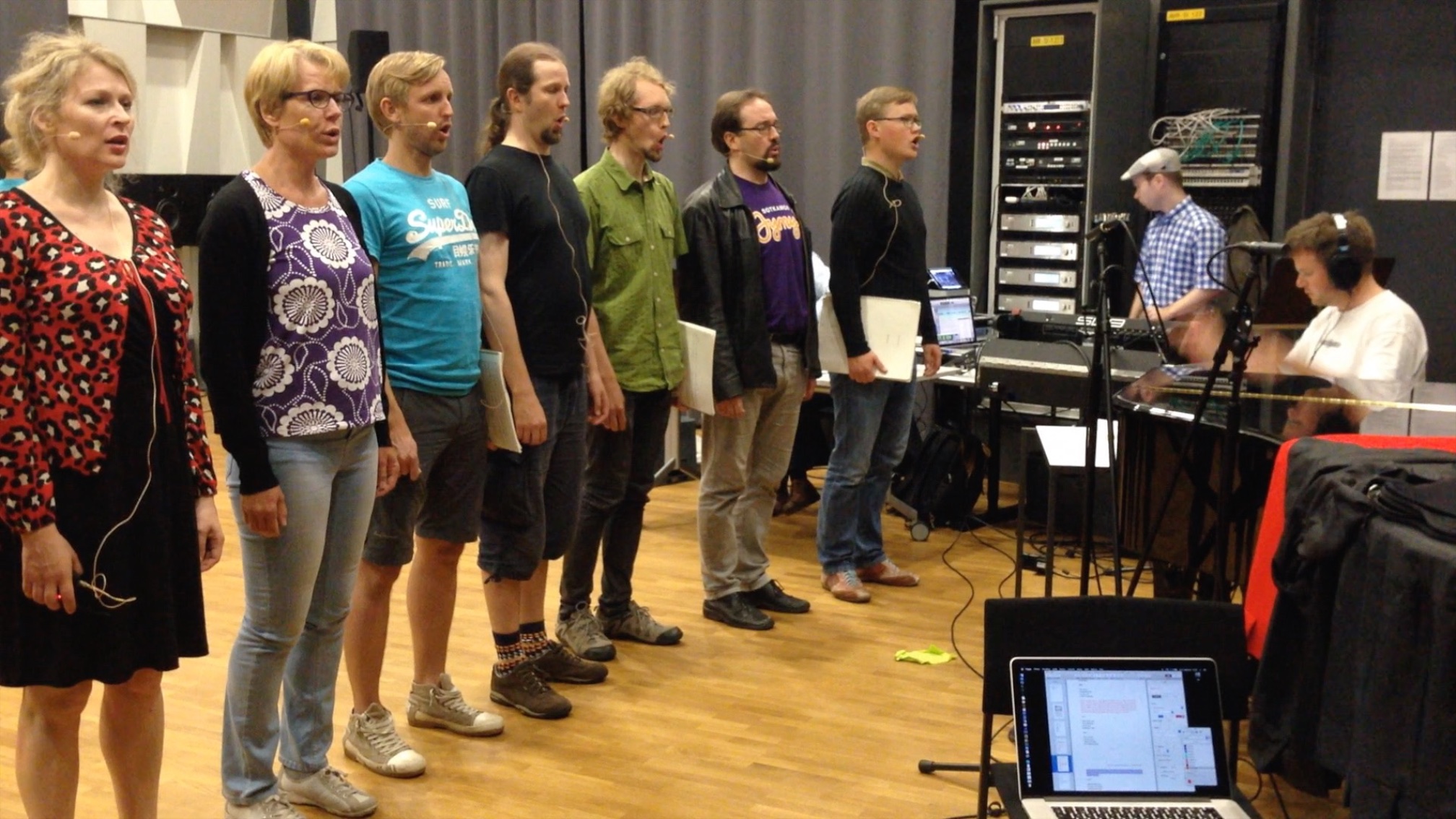 theater-bliss-choir-in-rehearsals.jpg